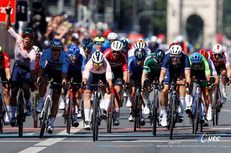 European Championships Munich 2022 - 2022 UEC Road Elite European Championships - Men's Road Race - 14/08/2022 - Fabio Jakobsen (NED) - Arnaud Demare (FRA) - Tim Merlier (BEL) - photo Ivan Benedetto/UEC/SprintCyclingAgency?2022
